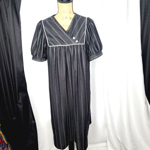 Vintage Dresses & Skirts - Vintage 60s 70s Dark Boho Black White Polka Dot Mumu House Dress